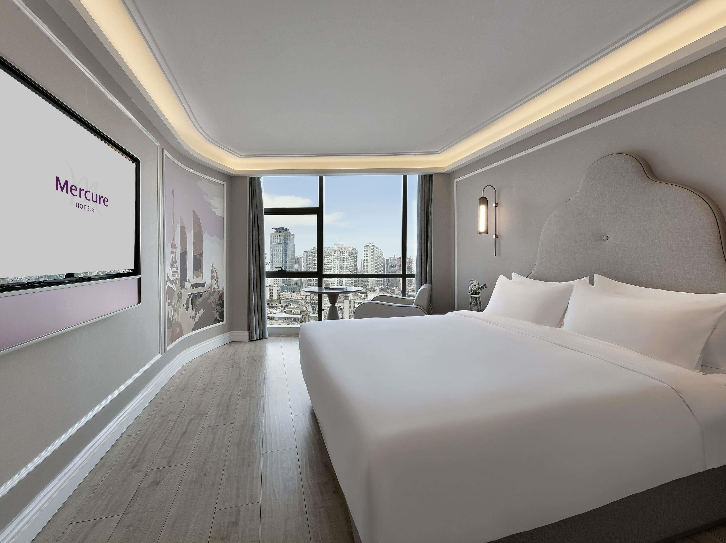 Superior Room, 1 King Bed | Minibar, desk, blackout curtains, free WiFi
