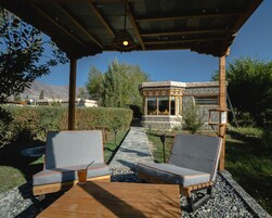 Habitación exclusiva, vistas a la montaña, en la zona del jardín | Sábanas de algodón egipcio, ropa de cama de alta calidad, minibar