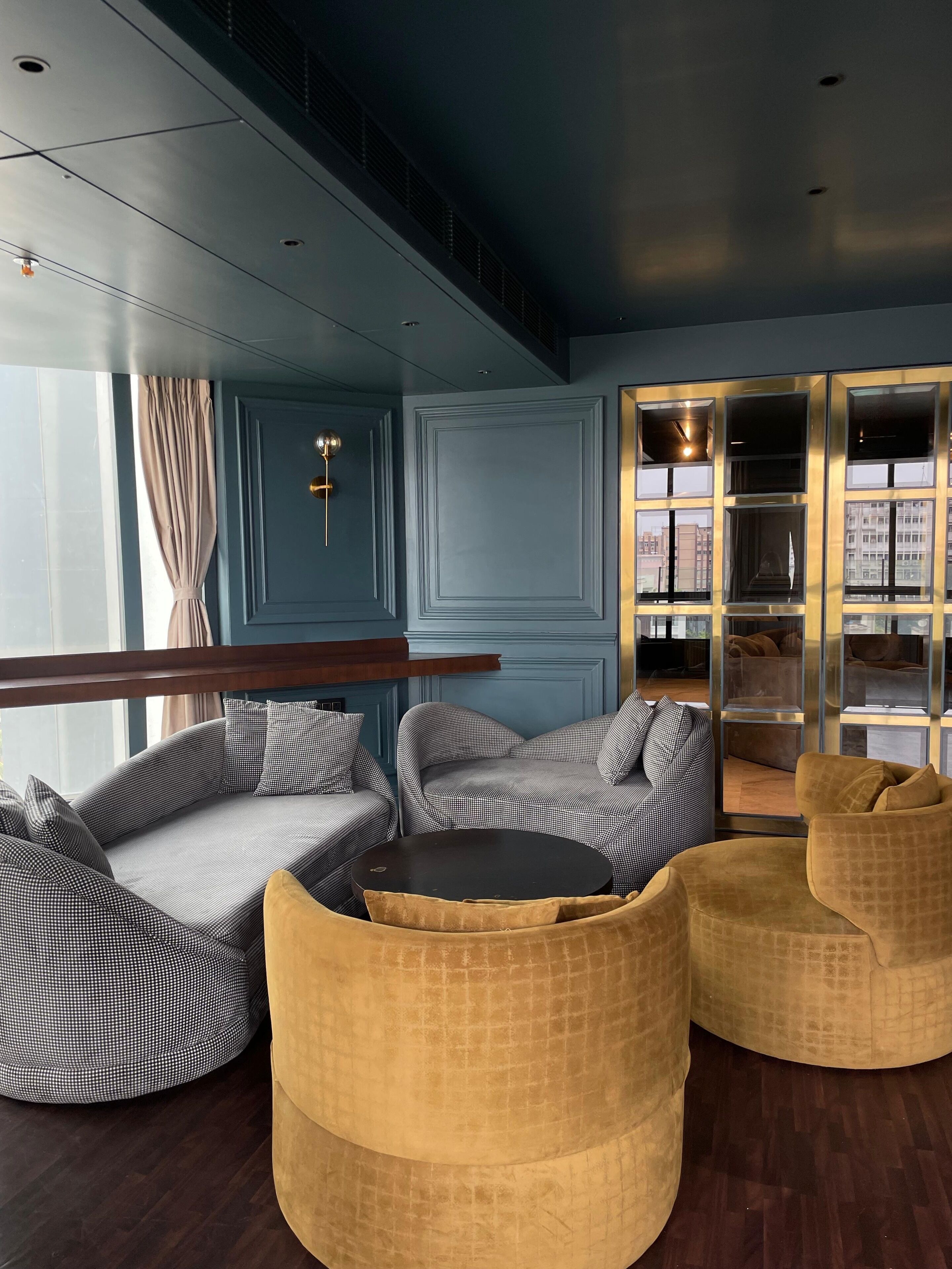 Presidential Suite | Living area | 40-inch flat-screen TV with cable channels, TV