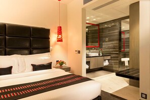 1 bedroom, premium bedding, minibar, in-room safe