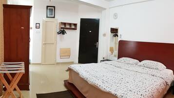2 bedrooms, premium bedding, pillow-top beds, in-room safe