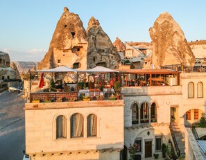 Terrace/patio - Cappadocia Cave Land Hotel (Nevsehir)