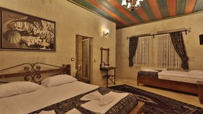 Deluxe Triple Room | View from room - Cappadocia Cave Land Hotel (Nevsehir)
