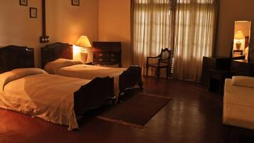 Desk, iron/ironing board, free WiFi