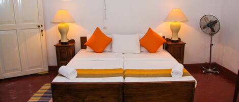 Deluxe Double or Twin Room, Valley View, Mountainside | Desk, iron/ironing board, free WiFi, bed sheets