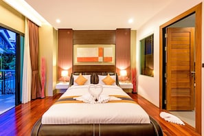 Family Suite (Double), Balcony | 1 bedroom, hypo-allergenic bedding, minibar, in-room safe