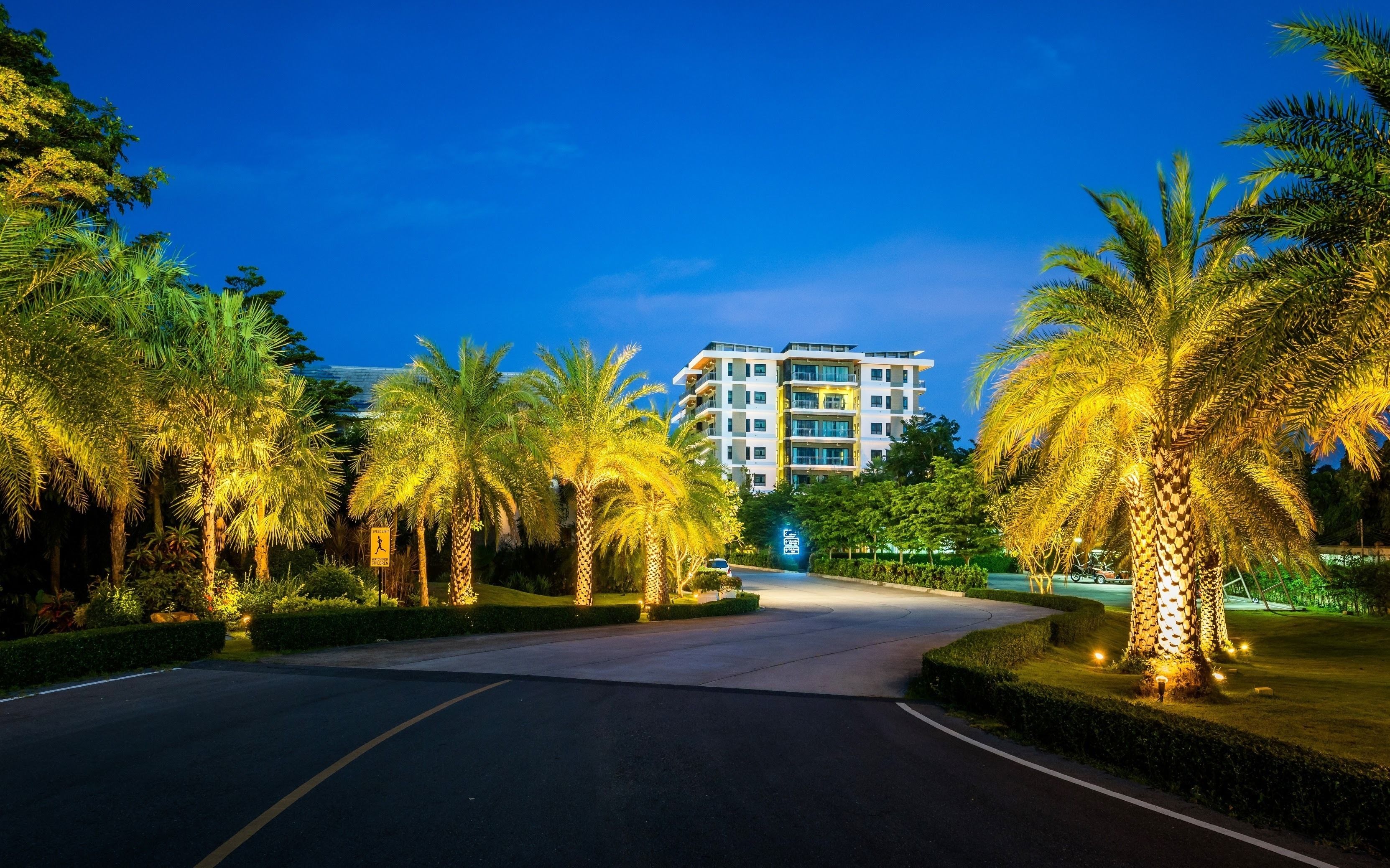 Photo - Chalong Miracle Lakeview