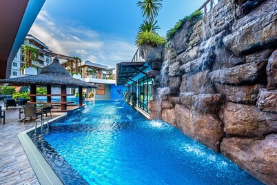 Chalong Miracle Lakeview Resort & Spa