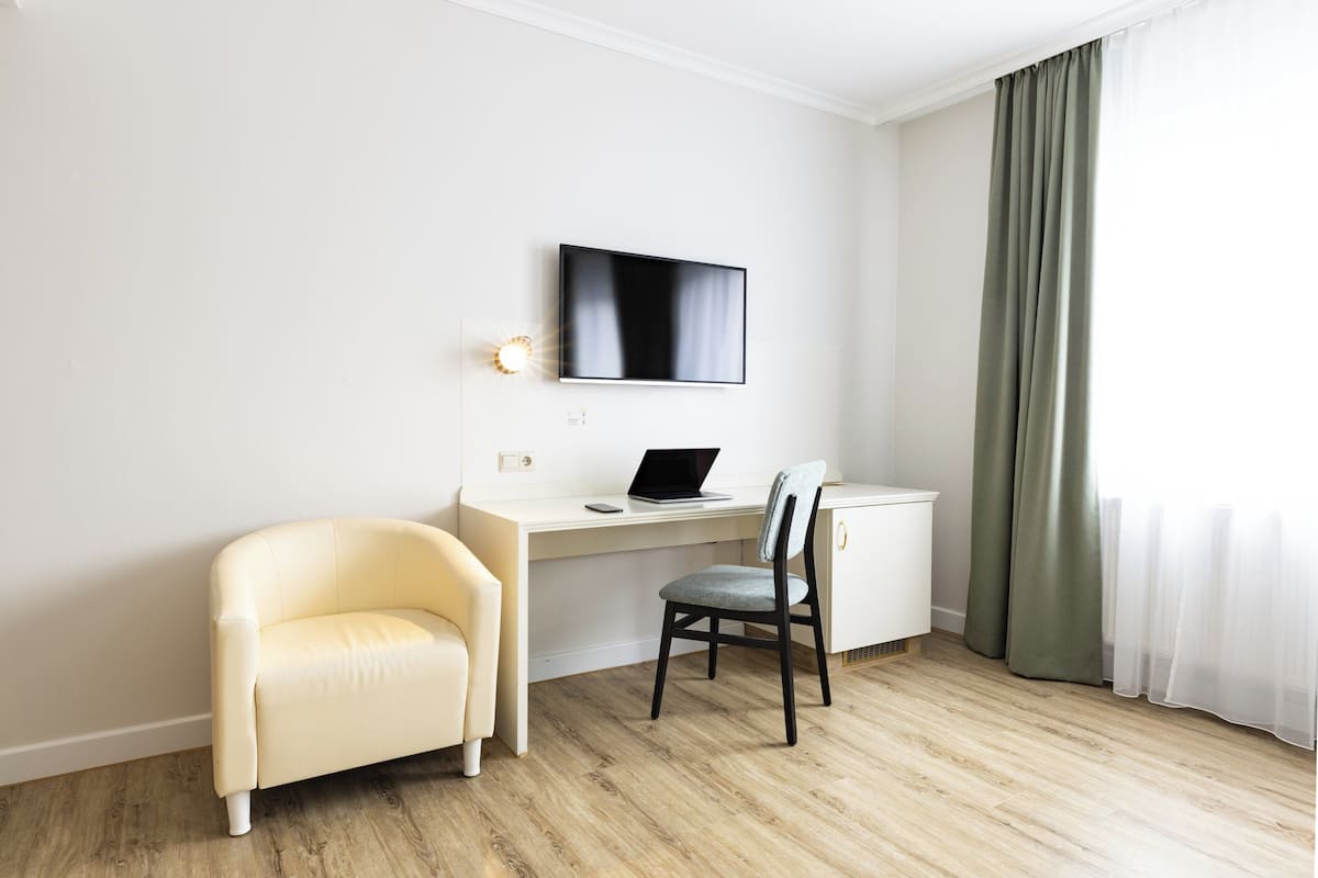 In-room safe, desk, soundproofing, free WiFi
