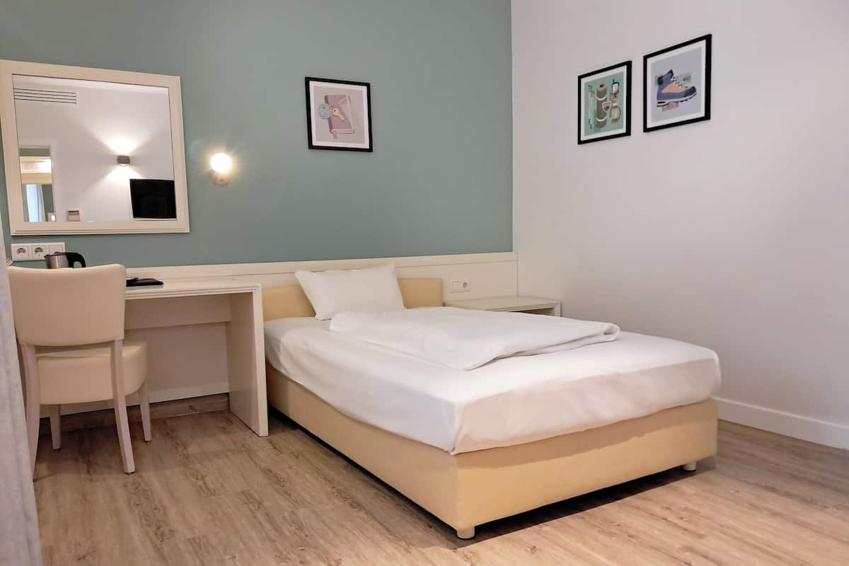 In-room safe, desk, soundproofing, free WiFi