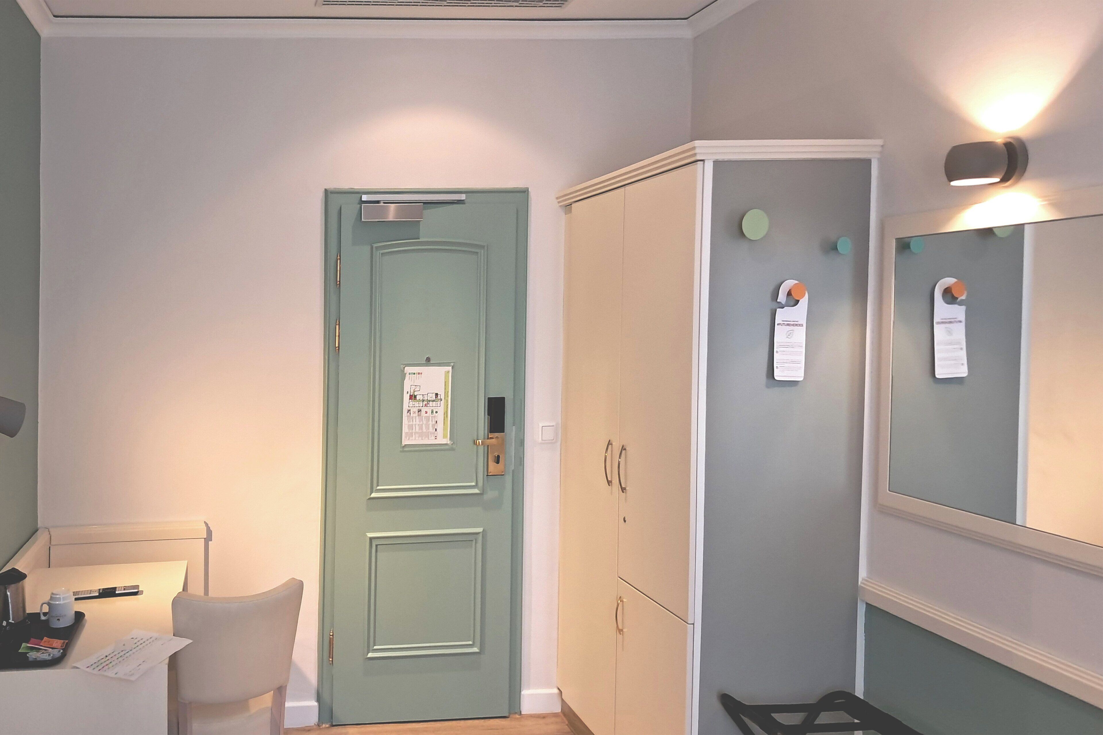 in-room safe, desk, soundproofing, free wifi