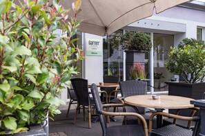 Terrace/patio - Garner Hotel Post Aschaffenburg by IHG (Aschaffenburg)