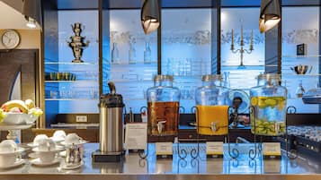Petit déjeuner à emporter (17 EUR par personne)