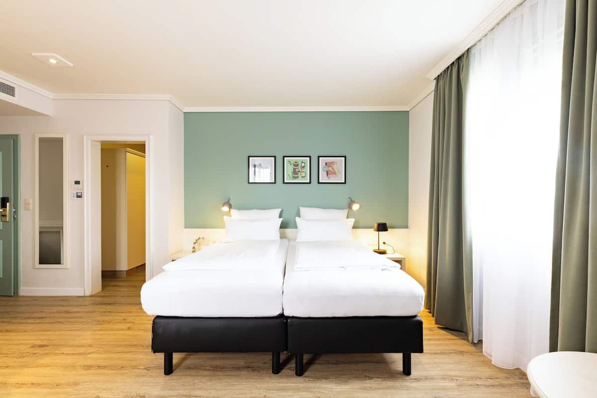 In-room safe, desk, soundproofing, cribs (free)
