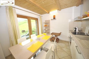 Apartment, 1 Bedroom | Private kitchenette