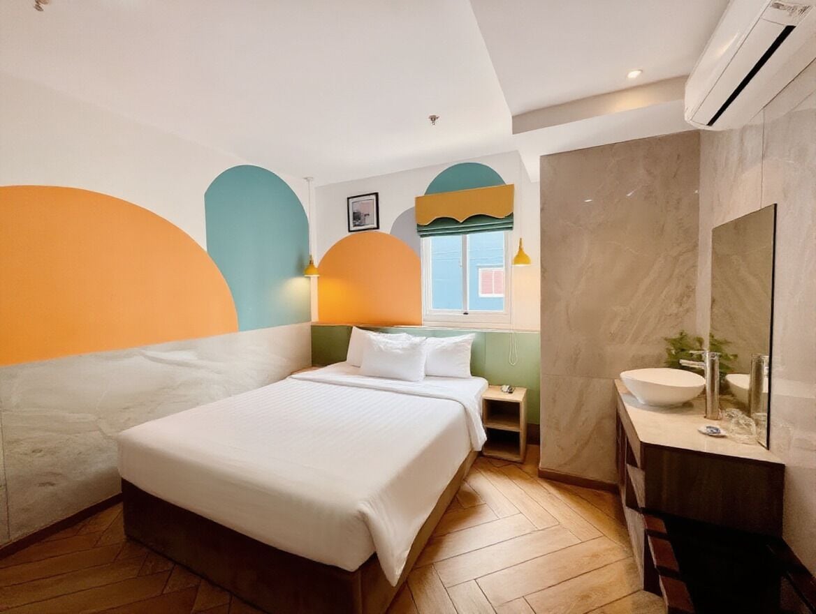Superior Double with window | Premium bedding, minibar, in-room safe, desk