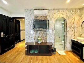 Quarto duplo premier (Window) | Roupas de cama premium, frigobar, cofres nos quartos, escrivaninha