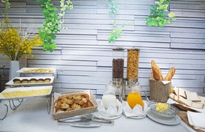 Daily buffet breakfast for a fee - Sunrise Central Hotel (Ho Chi Minh City)