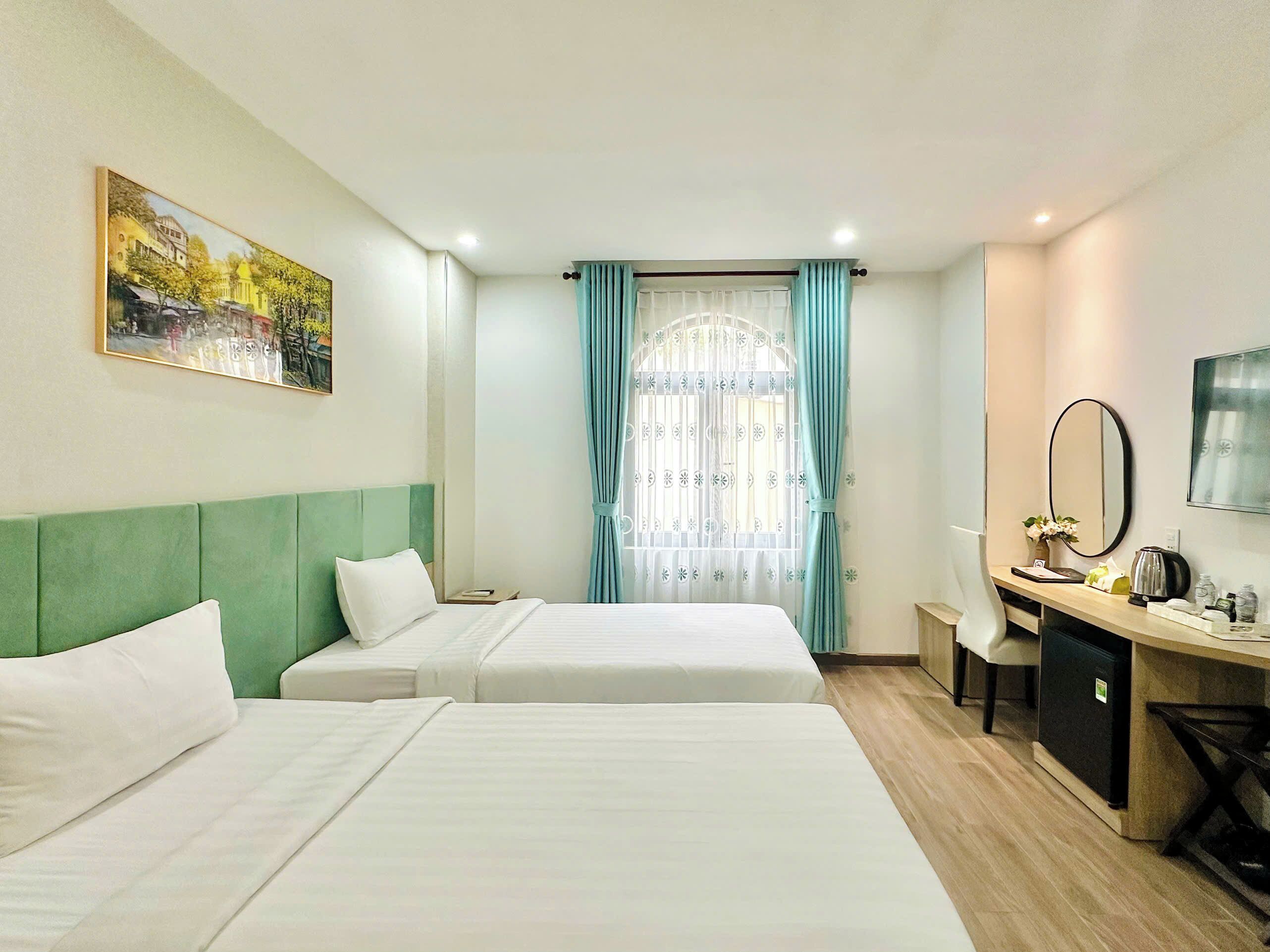 Habitación Premier con 2 camas individuales (Window) | Ropa de cama de alta calidad, minibar, caja fuerte y escritorio