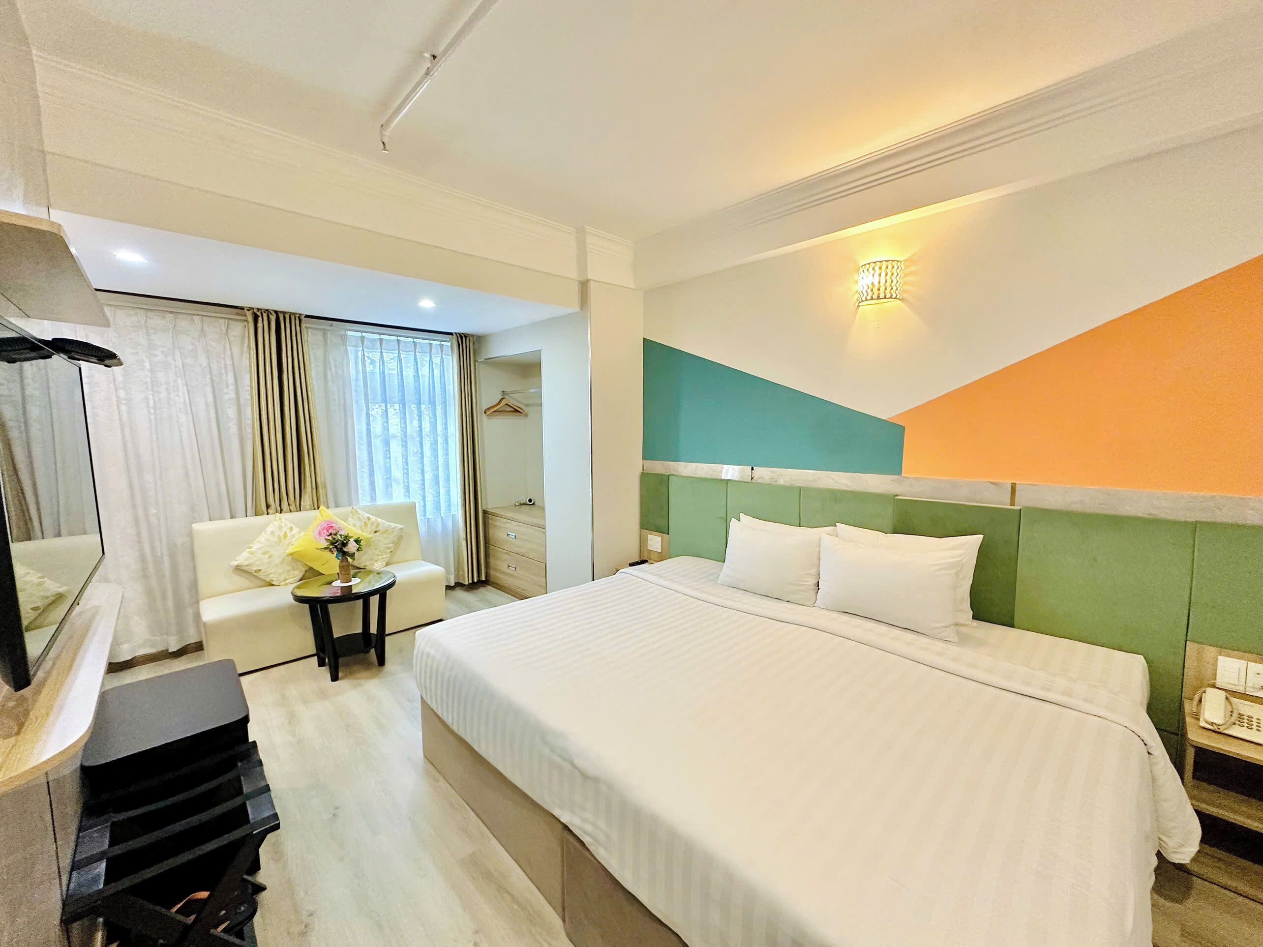 Suite City (Double - With Window) | Ropa de cama de alta calidad, minibar, caja fuerte y escritorio