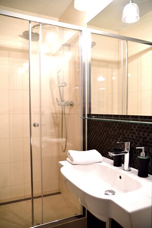 Apartment, Balcony | Bathroom | Free toiletries, hair dryer, towels