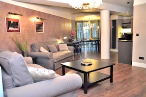 Deluxe Apartment | Living room | LCD TV - TOP Apartments 2 (Szczecin)