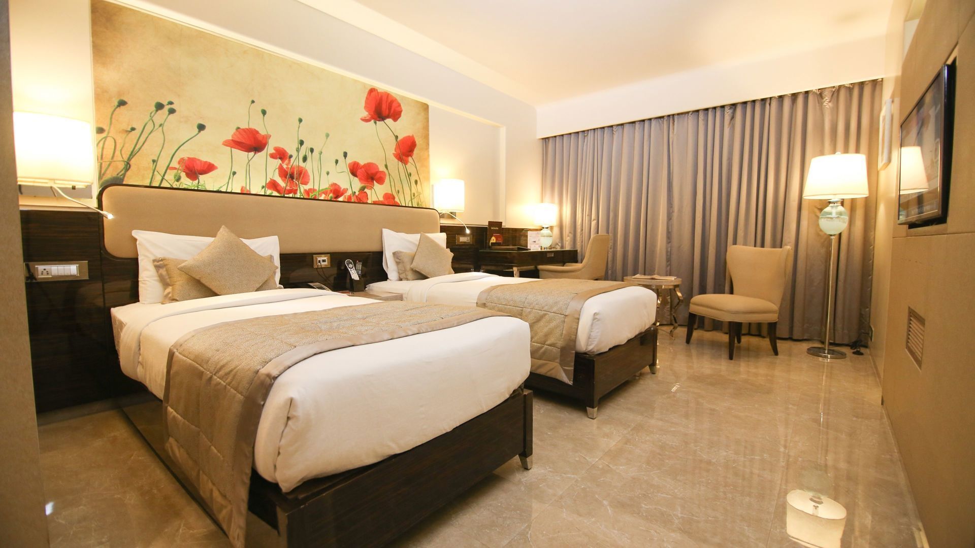 Premium bedding, in-room safe, desk, blackout curtains