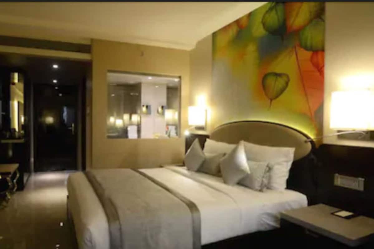 Luxe beddengoed, een kluis op de kamer, een bureau