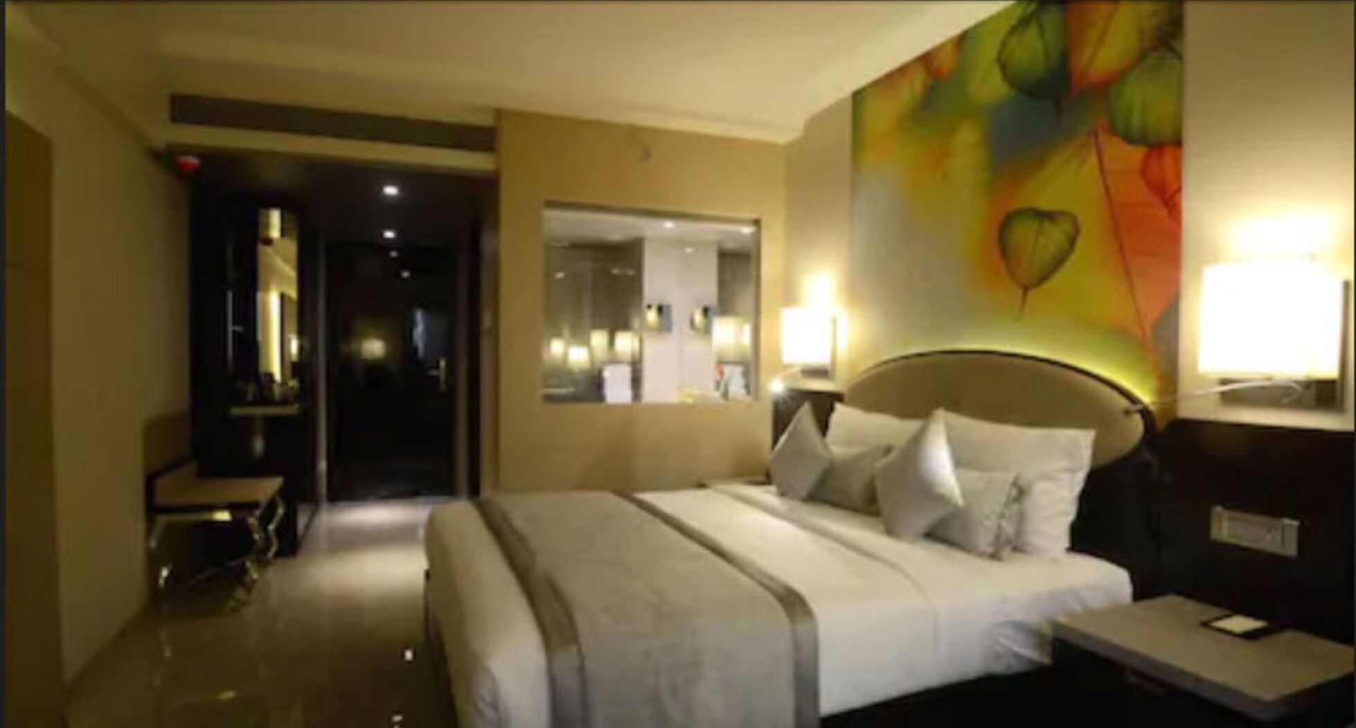 Premium bedding, in-room safe, desk, blackout curtains