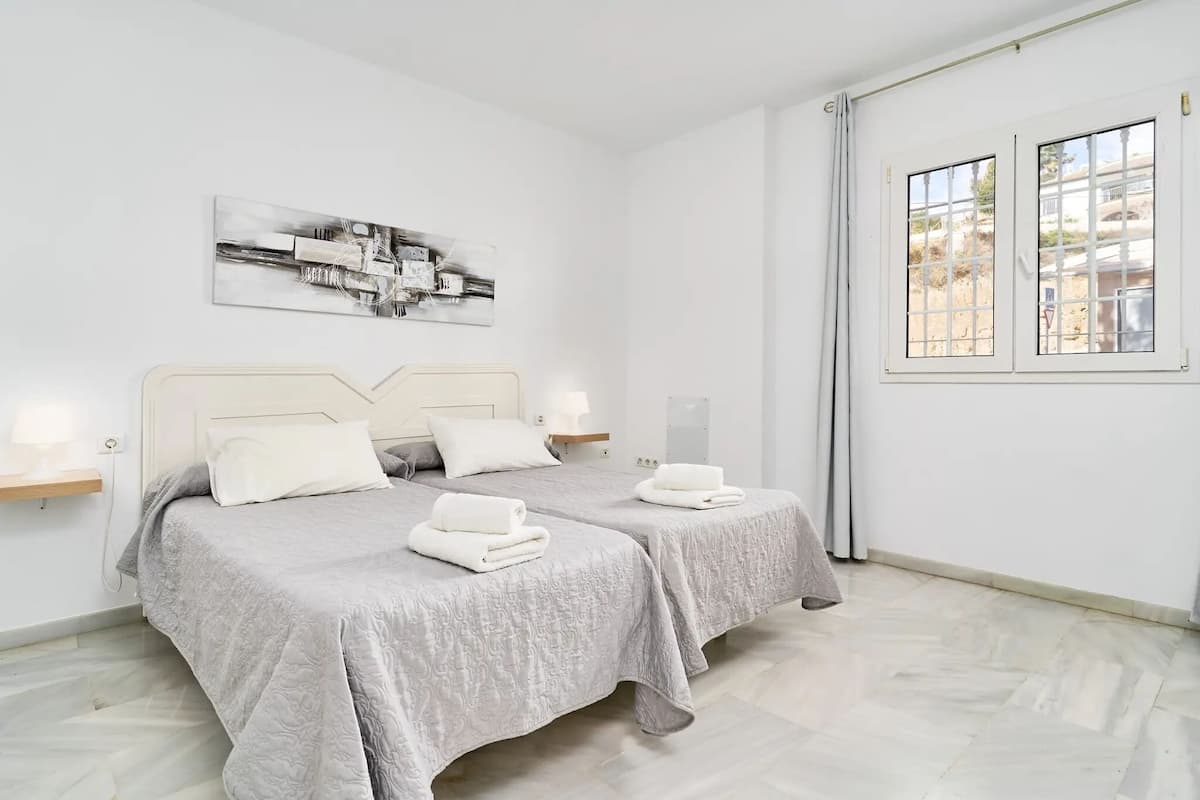 Apartment, 3 Bedrooms, Terrace (Apartamento BB) | 2 bedrooms, in-room safe, individually decorated, individually furnished