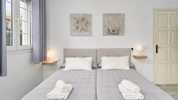 Appartement, 2 chambres, terrasse, vue piscine (Apartamento N3) | 2 chambres, coffres-forts dans les chambres, décoration personnalisée