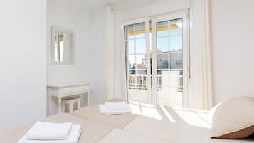 Deluxe Apartment, 1 Bedroom, Terrace, Pool View (Apartamento N5)