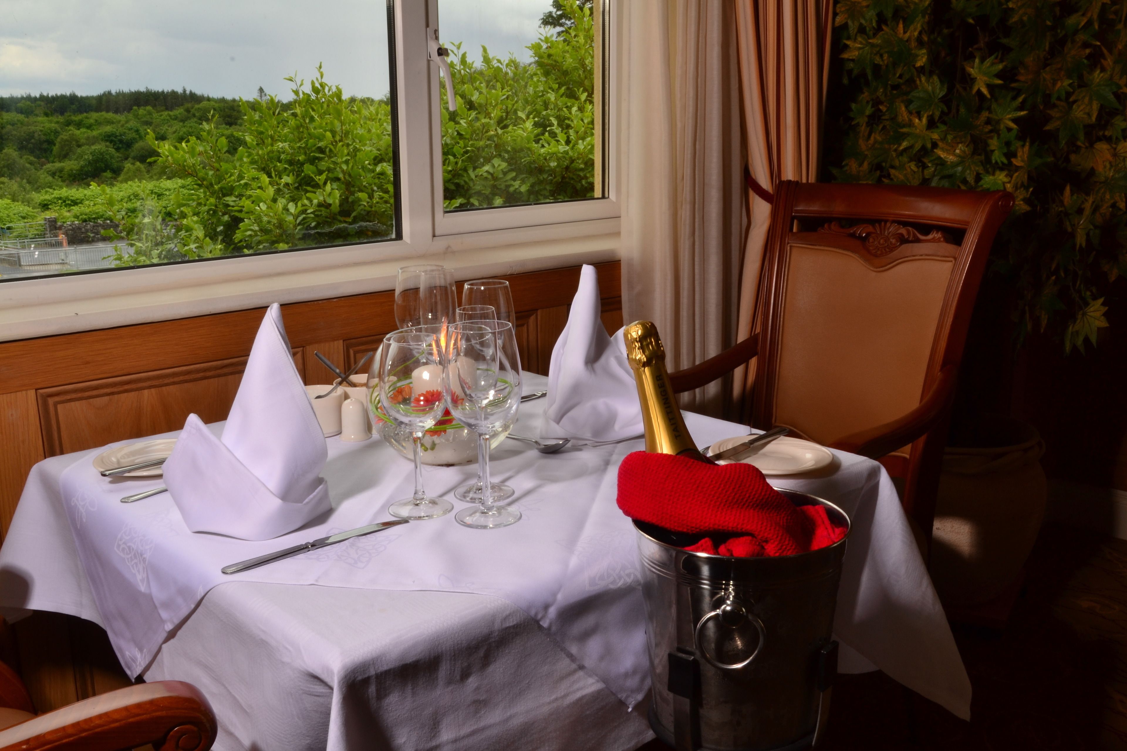 breakfast, lunch and dinner served