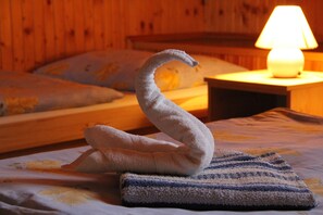 Quarto casal conforto | Escrivaninha, camas extras/dobráveis (sobretaxa), Wi-Fi de cortesia