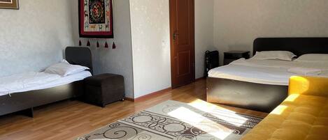 Comfort Double Room, Bathtub