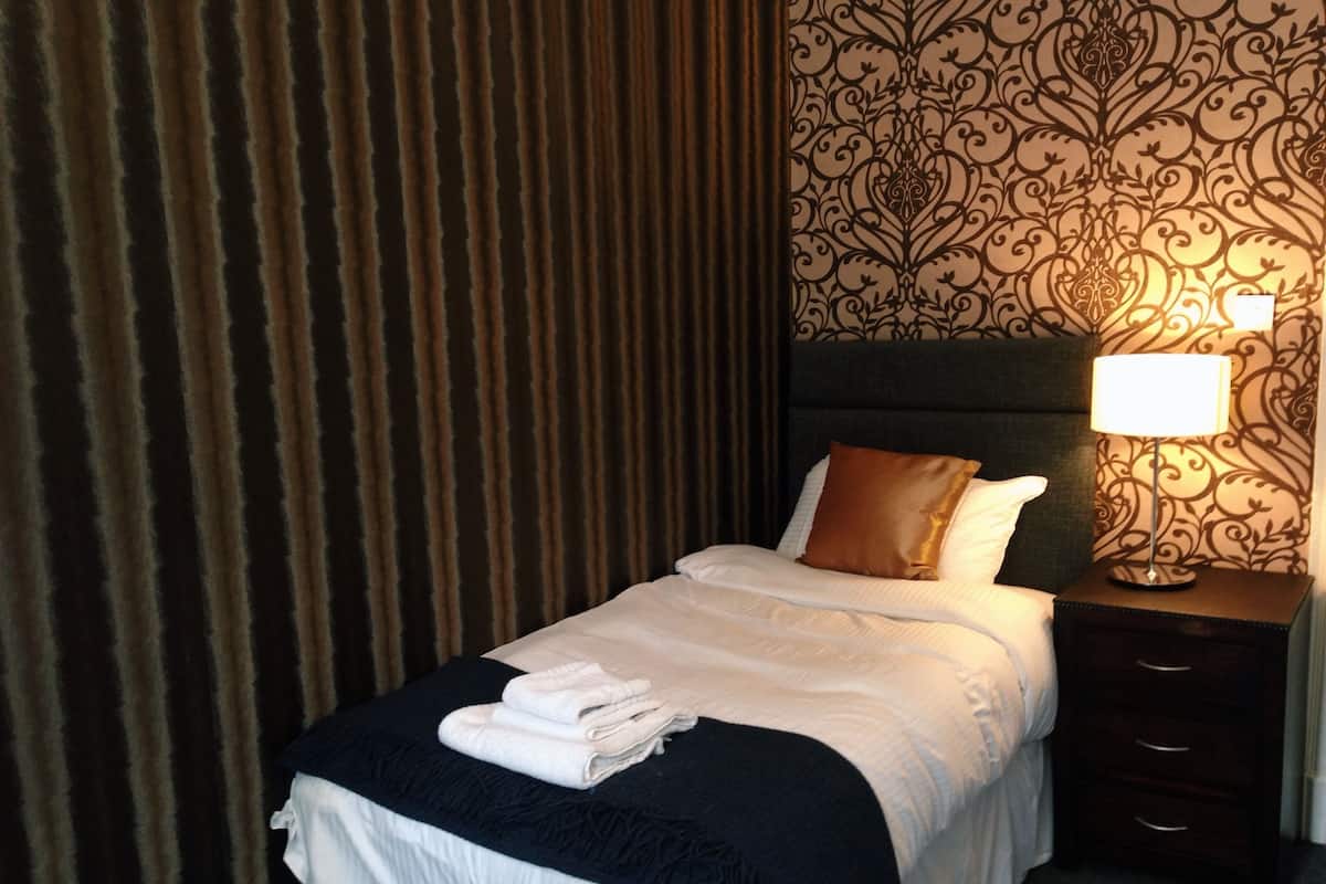 Standard Single Room | Desk, iron/ironing board (on request), cribs (free), WiFi (free)