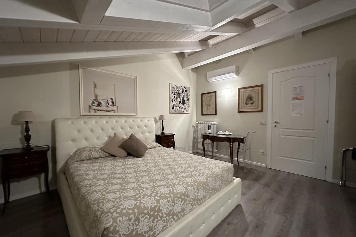 Doppia Deluxe | 1 camera, biancheria da letto di alta qualità, copriletto in piuma