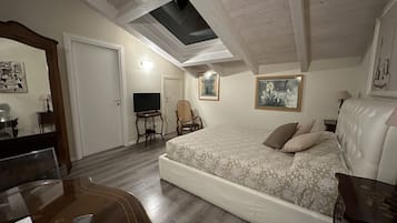 Deluxe Double Room | 1 bedroom, premium bedding, down comforters, memory foam beds