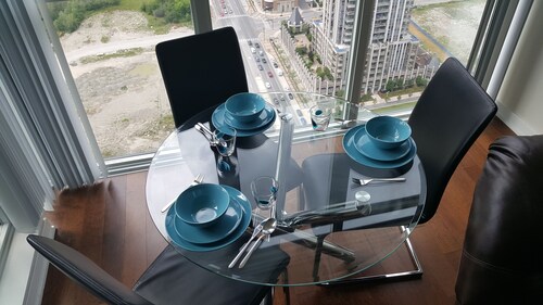 Custom Luxury Suite - By Elite Suites