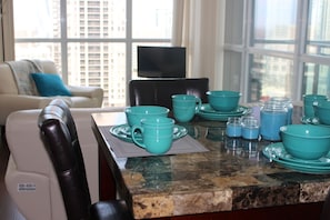 Luxury Condo, 2 Bedrooms, Accessible, City View | In-room dining - Deluxe Corner Suite - By Elite Suites (Mississauga)