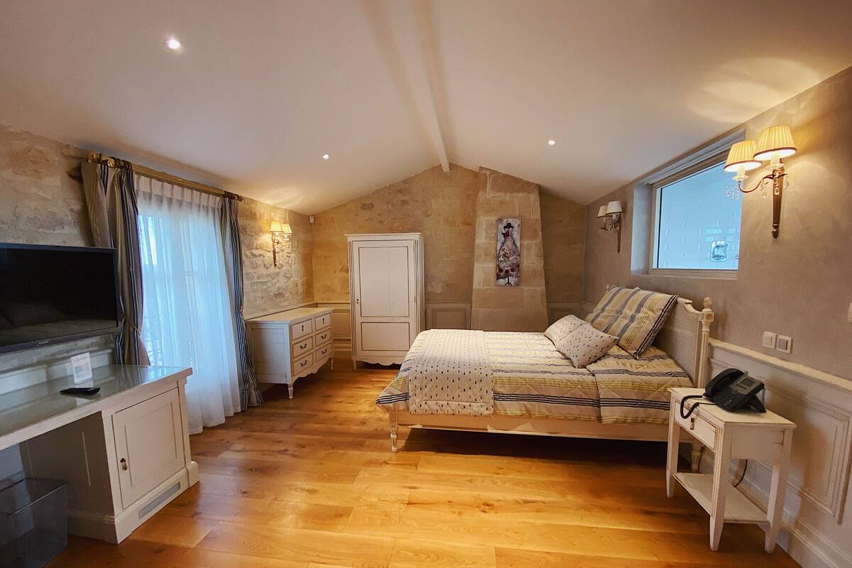 Dobbeltrom – comfort, privat bad (Versannes)