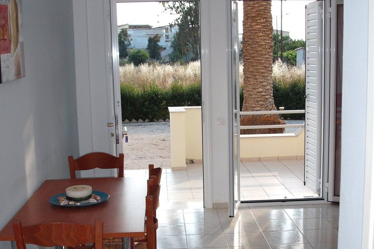 Family Studio | In-room dining