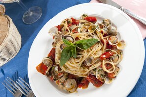 Frühstück, Mittagessen und Abendessen