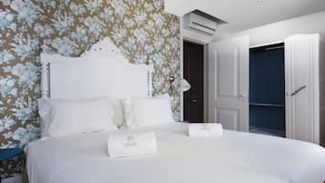 Deluxe Apartment, 2 Bedrooms | 1 bedroom, premium bedding, in-room safe, soundproofing
