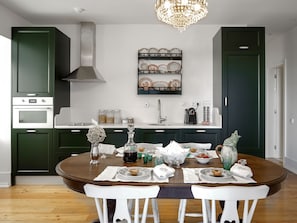 Deluxe Apartment, 2 Bedrooms | Private kitchen | Full-size fridge, microwave, oven, stovetop