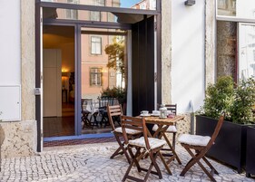 Studio | Courtyard view