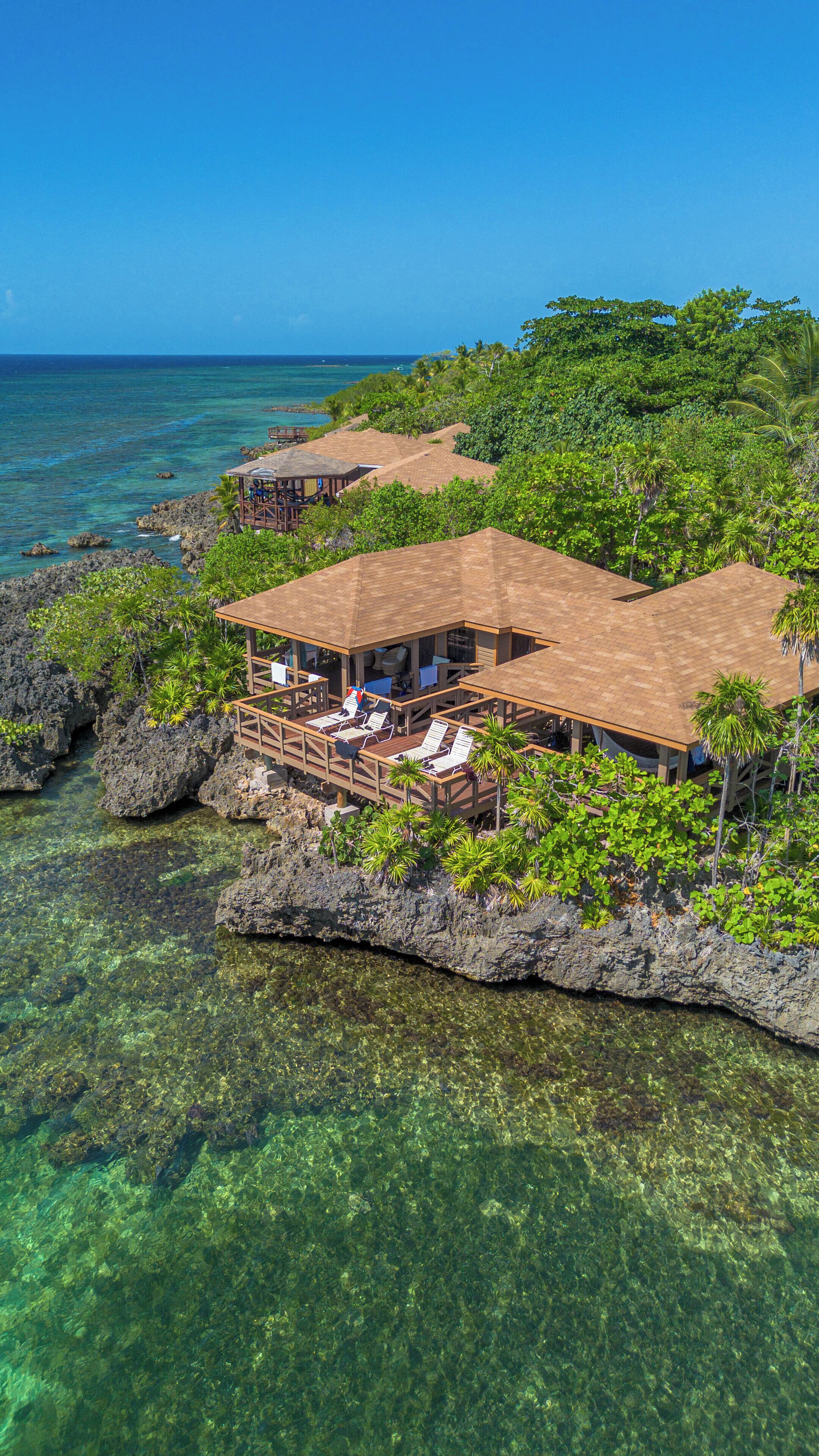 In-room safe, soundproofing, free WiFi, bed sheets