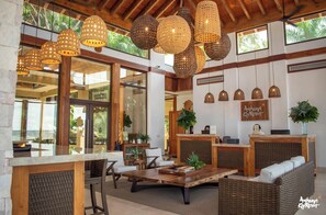 Reception - Anthony's Key Resort (Roatan)