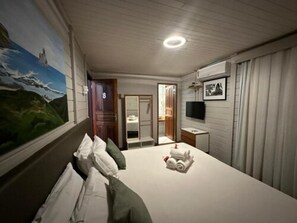 Wood Suite | Minibar, blackout drapes, iron/ironing board, free WiFi - Pousada Simpatia da Ilha (Fernando de Noronha)