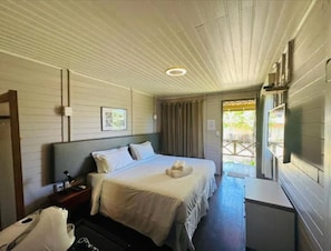 Tradisjonelt dobbelt- eller tomannsrom, 2 soverom | Minibar, blendingsgardiner, strykejern/-brett og wi-fi (inkludert)